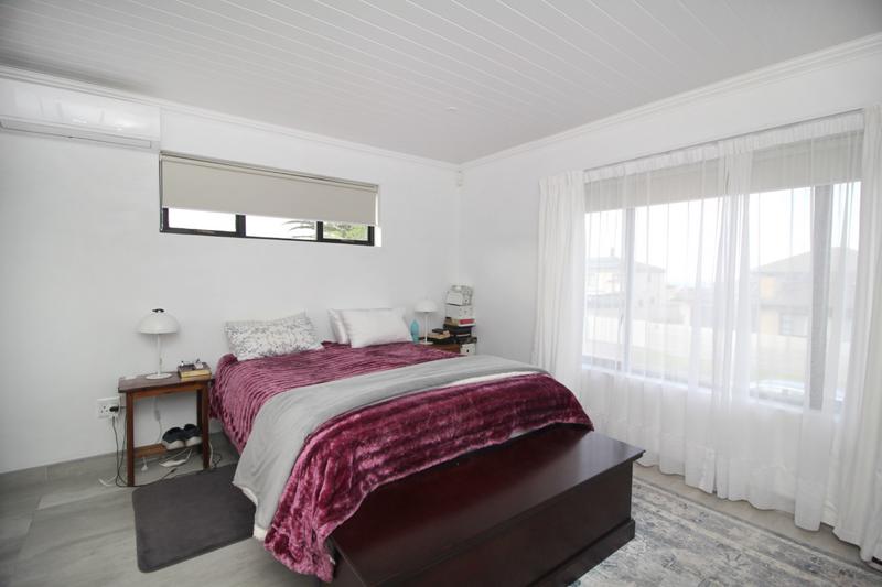 5 Bedroom Property for Sale in Fraaiuitsig Western Cape